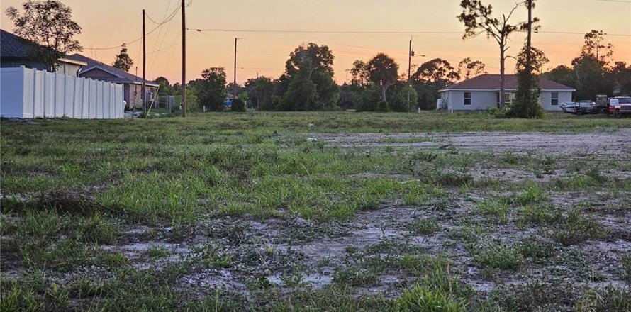 Terreno en Cape Coral, Florida № 2160499