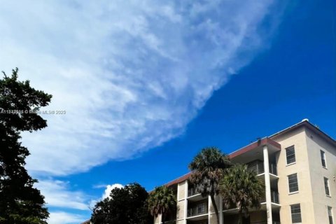 Condo in Lauderdale Lakes, Florida, 2 bedrooms  № 1836170 - photo 28
