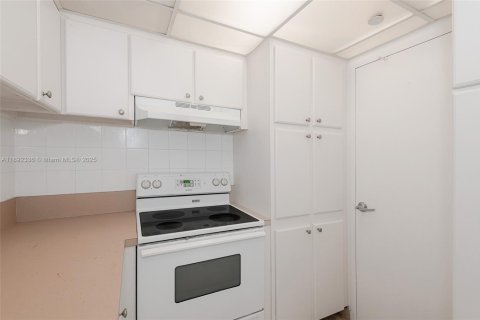 Copropriété à vendre à Miami Beach, Floride: 1 chambre, 79.15 m2 № 1944044 - photo 13