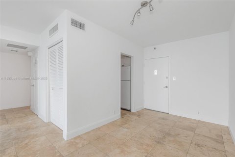 Copropriété à vendre à Miami Beach, Floride: 1 chambre, 79.15 m2 № 1944044 - photo 10