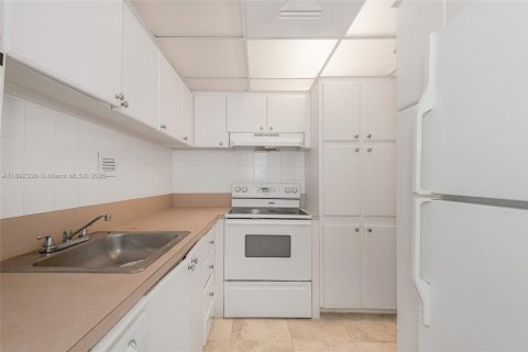 Copropriété à vendre à Miami Beach, Floride: 1 chambre, 79.15 m2 № 1944044 - photo 12