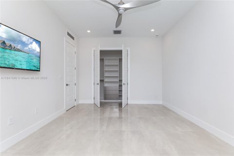 Villa ou maison à vendre à Davie, Floride: 6 chambres, 418.15 m2 № 1834071 - photo 18