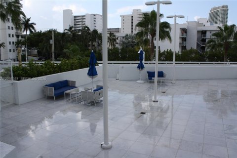 Condo in Miami Beach, Florida, 1 bedroom № 2254080 - photo 29