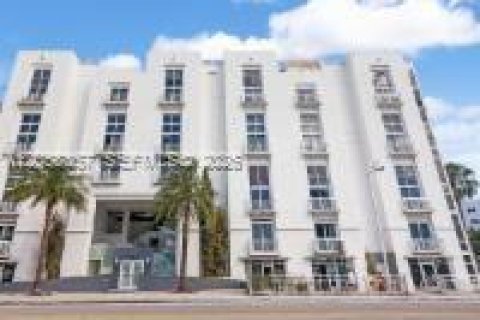Condo in Miami Beach, Florida, 1 bedroom  № 2254080