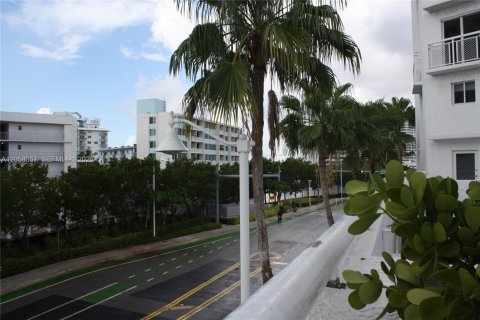 Condo in Miami Beach, Florida, 1 bedroom № 2254080 - photo 6