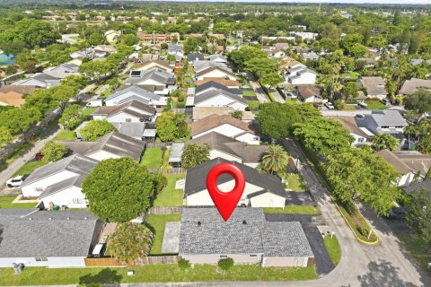 Casa en venta en Davie, Florida, 3 dormitorios, 110.65 m2 № 2190386 - foto 24