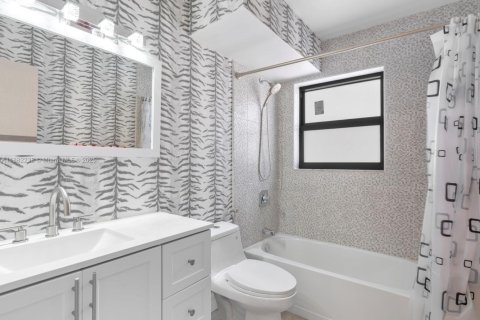 Купить кондоминиум в Холливуд, Флорида 2 спальни, 119.57м2, № 1930690 - фото 26