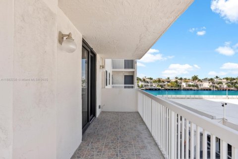 Купить кондоминиум в Холливуд, Флорида 2 спальни, 119.57м2, № 1930690 - фото 29