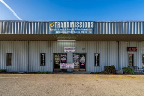 Commercial property in Kissimmee, Florida № 2098873 - photo 4