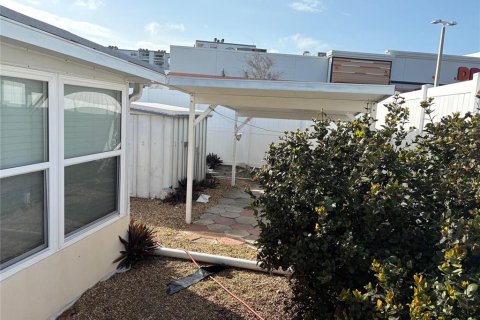 Propiedad comercial en venta en Redington Shores, Florida, 130.06 m2 № 2310043 - foto 5