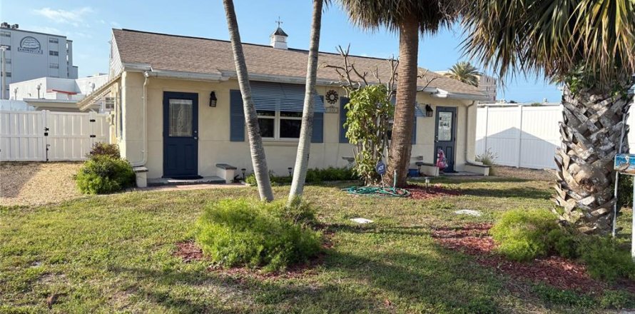 Propiedad comercial en Redington Shores, Florida 130.06 m2 № 2310043