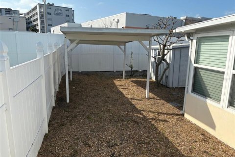 Propiedad comercial en venta en Redington Shores, Florida, 130.06 m2 № 2310043 - foto 4