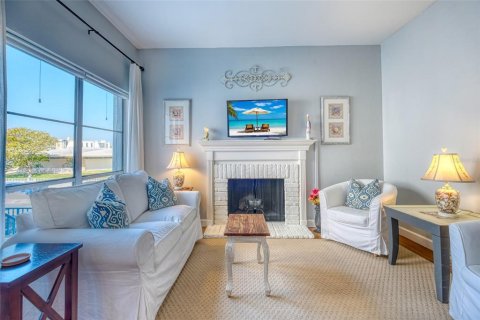Condo in Madeira Beach, Florida, 1 bedroom  № 1554284 - photo 11
