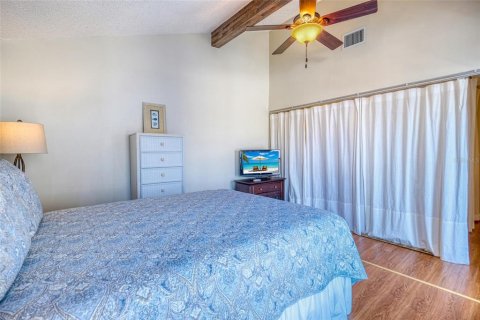 Condo in Madeira Beach, Florida, 1 bedroom  № 1554284 - photo 22