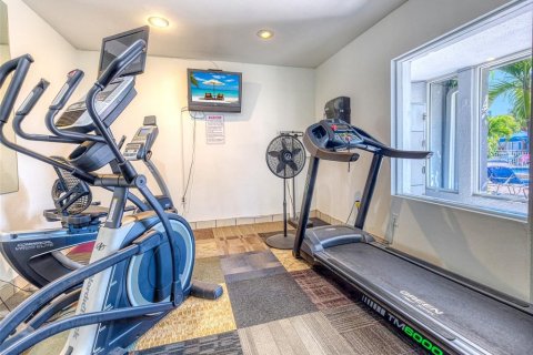 Condo in Madeira Beach, Florida, 1 bedroom  № 1554284 - photo 30