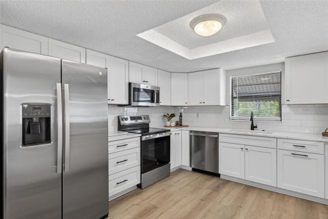 Casa en alquiler en Spring Hill, Florida, 2 dormitorios, 122.63 m2 № 1914698 - foto 8