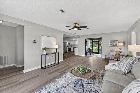 Casa en alquiler en Spring Hill, Florida, 2 dormitorios, 122.63 m2 № 1914698 - foto 13