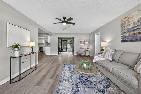 Casa en alquiler en Spring Hill, Florida, 2 dormitorios, 122.63 m2 № 1914698 - foto 6