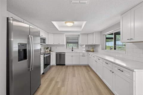 Casa en alquiler en Spring Hill, Florida, 2 dormitorios, 122.63 m2 № 1914698 - foto 9