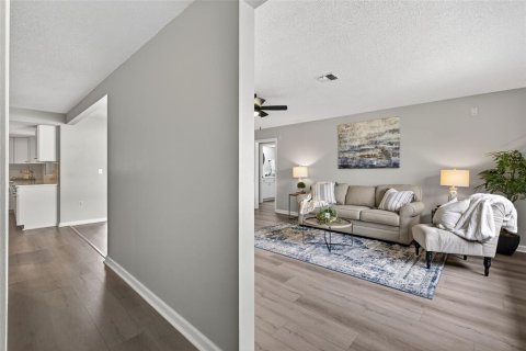 Casa en alquiler en Spring Hill, Florida, 2 dormitorios, 122.63 m2 № 1914698 - foto 15