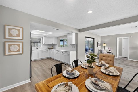 Casa en alquiler en Spring Hill, Florida, 2 dormitorios, 122.63 m2 № 1914698 - foto 12