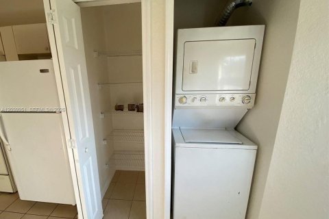 Condominio en alquiler en Homestead, Florida, 2 dormitorios, 84.54 m2 № 2086153 - foto 23
