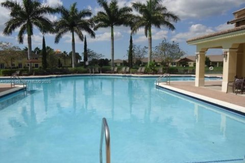 Condominio en alquiler en Homestead, Florida, 2 dormitorios, 84.54 m2 № 2086153 - foto 4