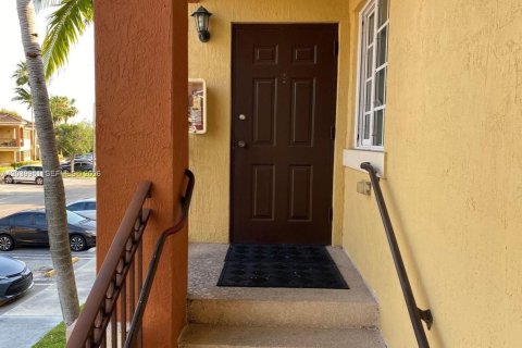 Condominio en alquiler en Homestead, Florida, 2 dormitorios, 84.54 m2 № 2086153 - foto 13
