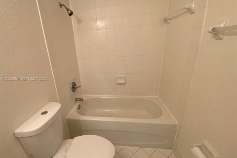 Condominio en alquiler en Homestead, Florida, 2 dormitorios, 84.54 m2 № 2086153 - foto 17