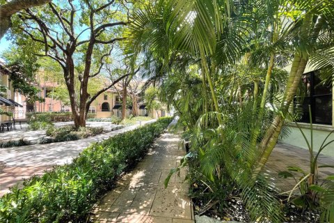 Condo in Coral Gables, Florida, 2 bedrooms  № 1656175 - photo 26