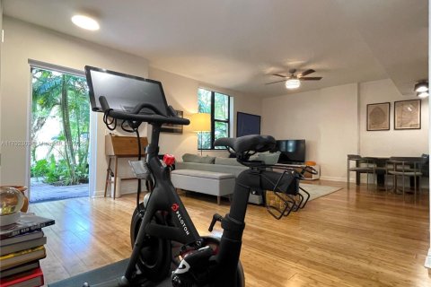 Condo in Coral Gables, Florida, 2 bedrooms  № 1656175 - photo 5