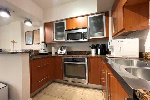 Condo in Coral Gables, Florida, 2 bedrooms  № 1656175 - photo 8