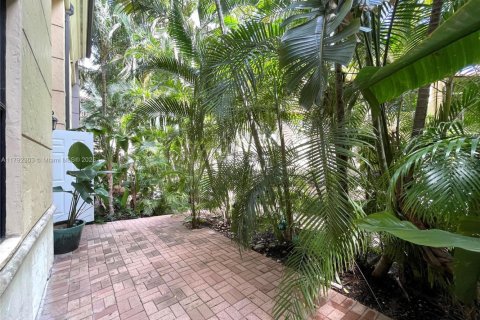 Condo in Coral Gables, Florida, 2 bedrooms  № 1656175 - photo 10