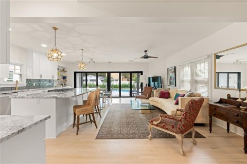Casa en venta en Orlando, Florida, 4 dormitorios, 252.79 m2 № 2142269 - foto 12