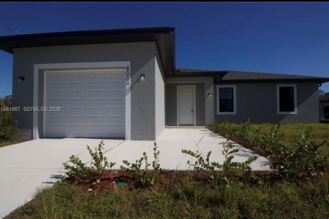 House in LaBelle, Florida 3 bedrooms, 120.03 sq.m. № 2048159