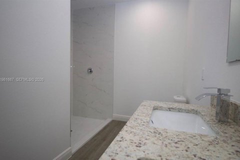 House in LaBelle, Florida 3 bedrooms, 120.03 sq.m. № 2048159 - photo 23