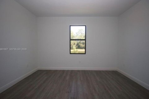 House in LaBelle, Florida 3 bedrooms, 120.03 sq.m. № 2048159 - photo 21