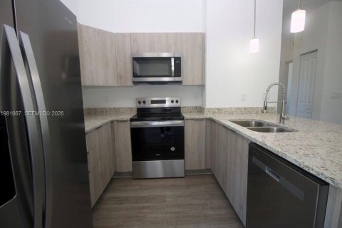 House in LaBelle, Florida 3 bedrooms, 120.03 sq.m. № 2048159 - photo 12