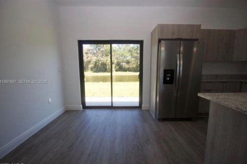 House in LaBelle, Florida 3 bedrooms, 120.03 sq.m. № 2048159 - photo 10