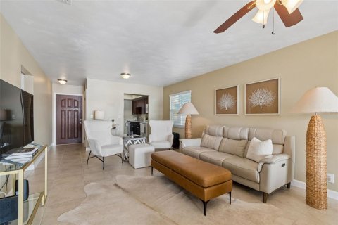 Immobilier commercial à vendre à Indian Rocks Beach, Floride: 551.1 m2 № 2124368 - photo 10