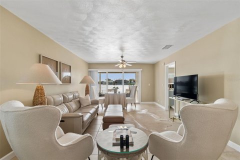Immobilier commercial à vendre à Indian Rocks Beach, Floride: 551.1 m2 № 2124368 - photo 9