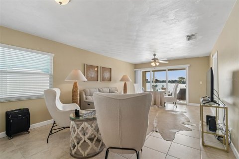 Immobilier commercial à vendre à Indian Rocks Beach, Floride: 551.1 m2 № 2124368 - photo 8