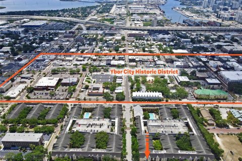 Copropriété à vendre à Tampa, Floride: 2 chambres, 106.47 m2 № 2093691 - photo 2