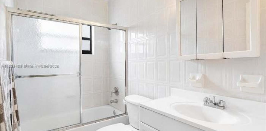 Villa ou maison à North Miami Beach, Floride 4 chambres, 92.53 m2 № 1799250