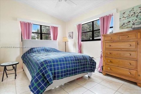 Villa ou maison à vendre à North Miami Beach, Floride: 4 chambres, 92.53 m2 № 1799250 - photo 6