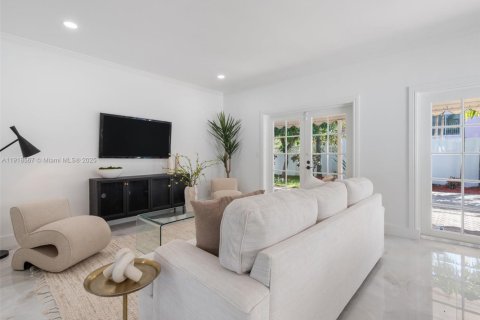 Villa ou maison à vendre à Fort Lauderdale, Floride: 4 chambres, 198.35 m2 № 1973236 - photo 24