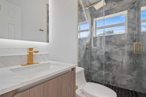 Villa ou maison à vendre à Fort Lauderdale, Floride: 4 chambres, 198.35 m2 № 1973236 - photo 15