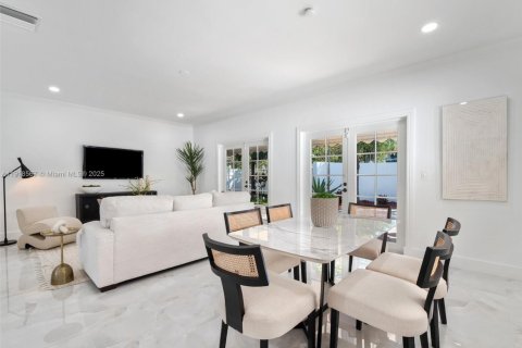 Villa ou maison à vendre à Fort Lauderdale, Floride: 4 chambres, 198.35 m2 № 1973236 - photo 22