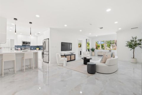 Villa ou maison à vendre à Fort Lauderdale, Floride: 4 chambres, 198.35 m2 № 1973236 - photo 17