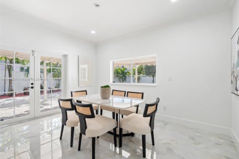 Villa ou maison à vendre à Fort Lauderdale, Floride: 4 chambres, 198.35 m2 № 1973236 - photo 21